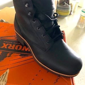 Steel toe boots